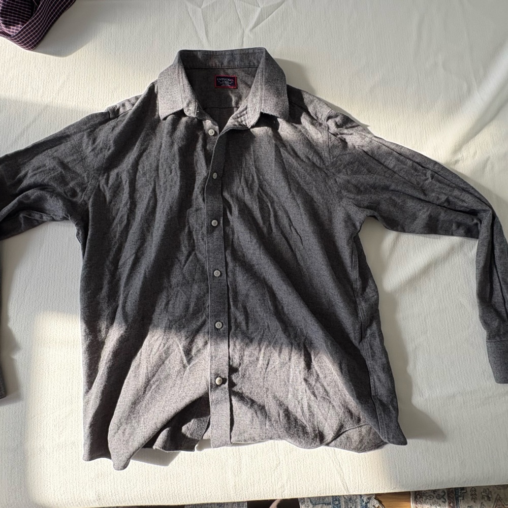 UNTUCKit Gray Lightweight Shirt Jacket Full-Zip Design